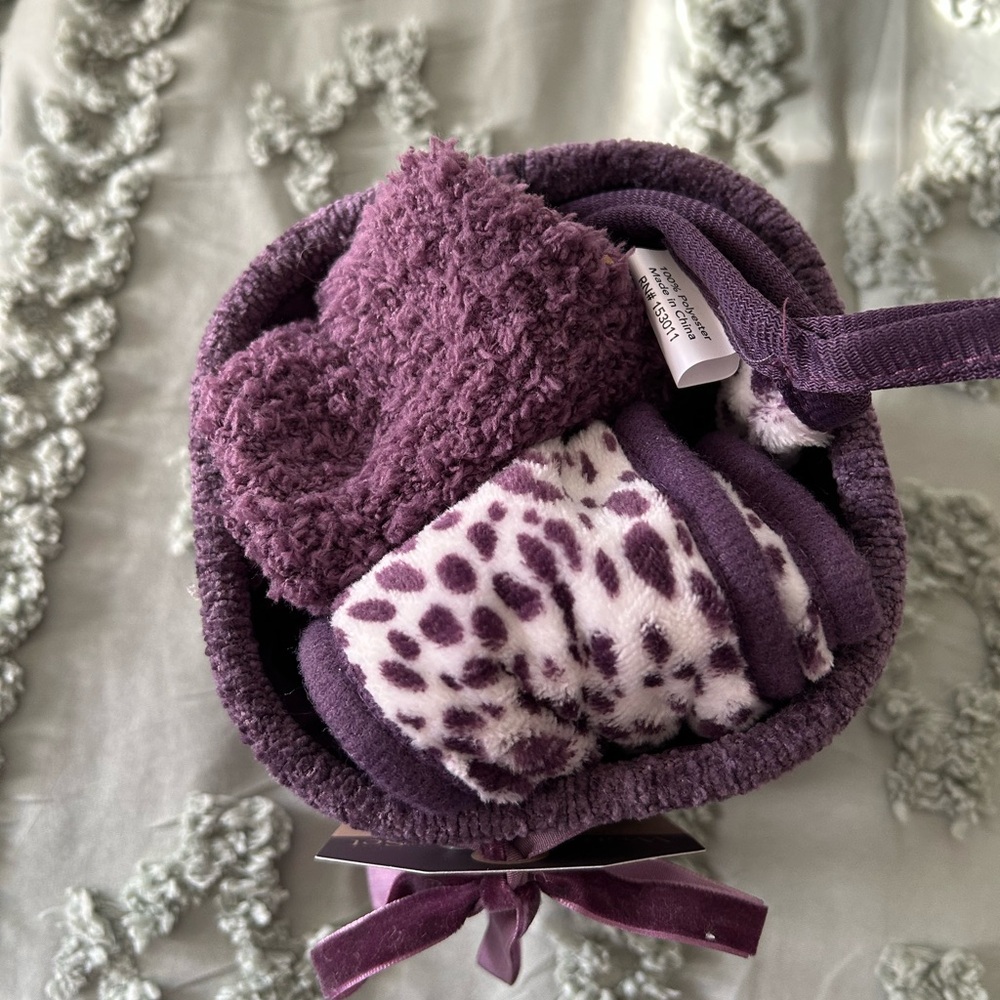 Gift set, makeup remover cloth and fuzzy socks in reusable tote, new with tags!